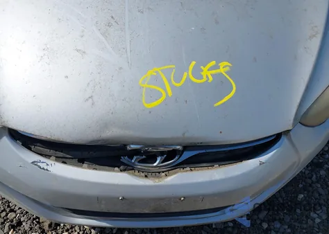 2013 Hyundai Elantra Gls z USA, uszkodzony, nr VIN KMHDH4AE2DU884495